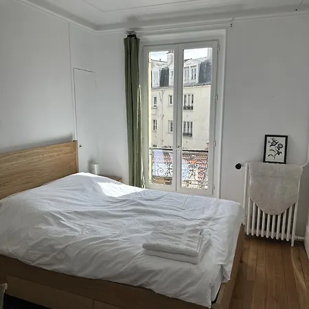 Privee Calme Et Lumineuse Homestay szállás *